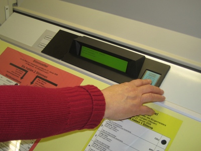 Abstimmen am elektronischen Wahlgerät